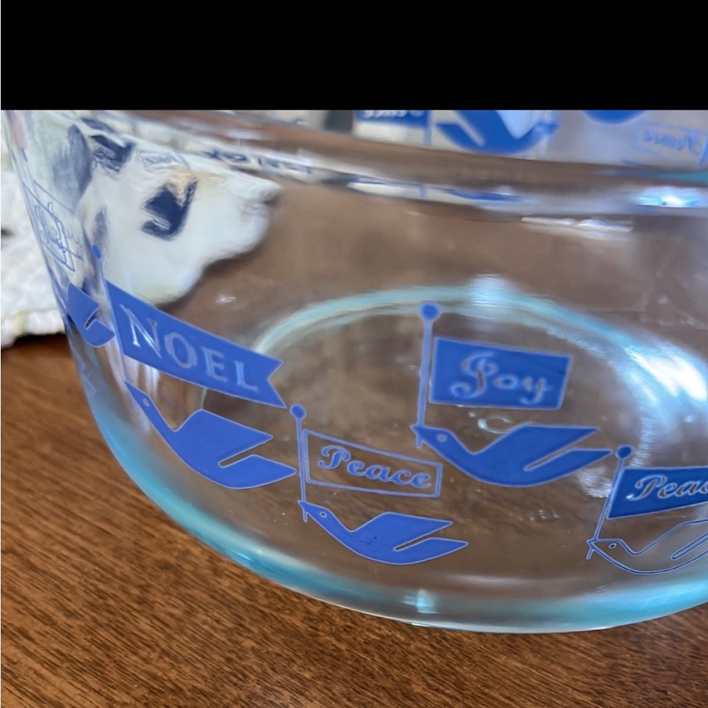 Pyrex 2016 Noel bowl
